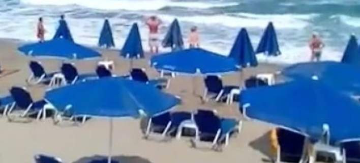Καρέ-καρέ η δραματική διάσωση ενός 17χρονου σε παραλία του Ρεθύμνου [βίντεο]